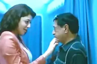 क्रिस्टीना अपने हाथ से एक गधे का हस्तमैथुन करती है और अच्छी तरह से स्खलन करती है जब उसका पति उसकी गांड में पेशाब करता है सेक्सी फुल मूवी हिंदी वीडियो ।