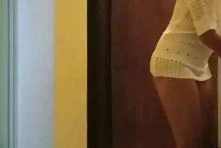 वह अपने सेक्सी मूवी फुल एचडी में गधे को धोने वाले एक परिपक्व पड़ोसी को शॉवर से बाहर नहीं निकलने देगा ।